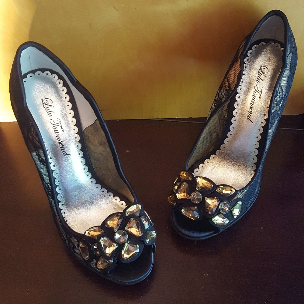 Lulu Townsend Ivan black lace